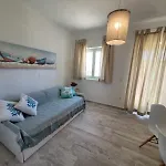 Marita's Retreat アパート ナウサ